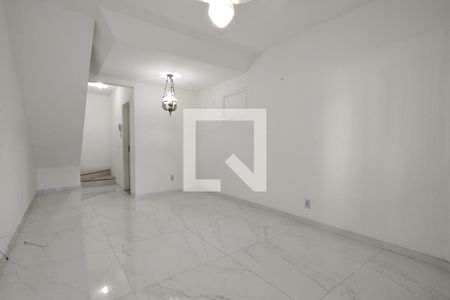Sala de casa de condomínio para alugar com 3 quartos, 107m² em Freguesia (jacarepaguá), Rio de Janeiro
