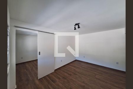 Sala de casa de condomínio à venda com 1 quarto, 52m² em Fonseca, Niterói
