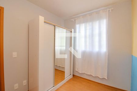 Quarto 2 de apartamento para alugar com 2 quartos, 49m² em Santa Fe, Porto Alegre