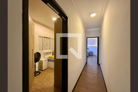 Corredor Quartos  de casa para alugar com 2 quartos, 125m² em Vila Sao Francisco (zona Sul), São Paulo