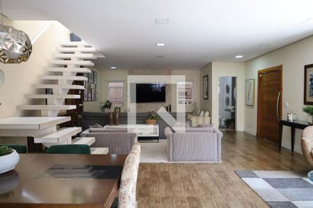 Casa para alugar com 5 quartos, 300m² em Cidade Dutra, São Paulo