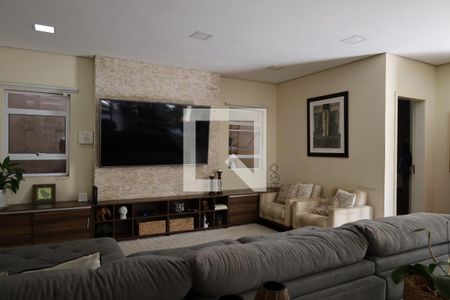 Casa para alugar com 5 quartos, 300m² em Cidade Dutra, São Paulo