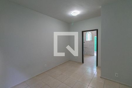 Casa para alugar com 2 quartos, 70m² em Heliópolis, Belo Horizonte
