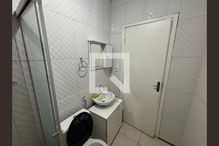 Banheiro de casa para alugar com 1 quarto, 39m² em Jardim Keralux, São Paulo
