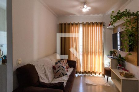 Sala de apartamento à venda com 3 quartos, 58m² em Jardim Cocaia, Guarulhos