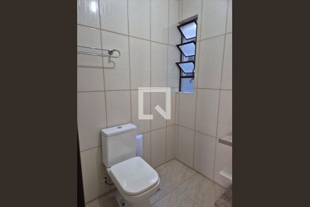 Banheiro de apartamento para alugar com 1 quarto, 49m² em Teresópolis, Porto Alegre