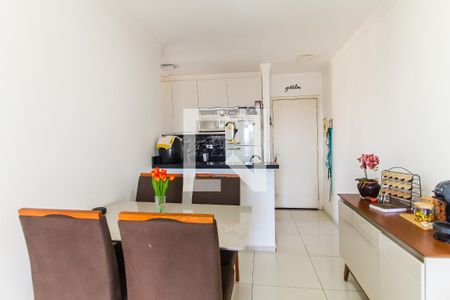 Sala de apartamento à venda com 2 quartos, 50m² em Vila Carmosina, São Paulo
