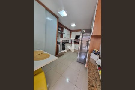 Cozinha de casa de condomínio à venda com 4 quartos, 133m² em Parque Taquaral, Campinas