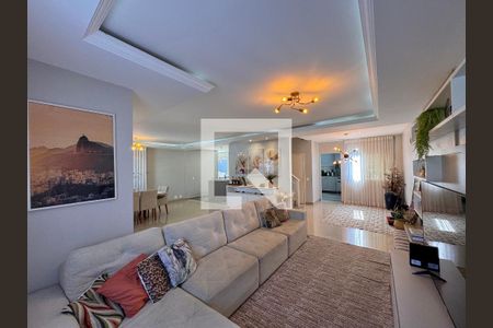 Sala de casa de condomínio à venda com 4 quartos, 310m² em Recreio dos Bandeirantes, Rio de Janeiro