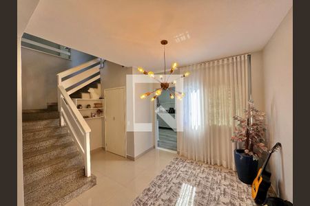 Sala de casa de condomínio à venda com 4 quartos, 310m² em Recreio dos Bandeirantes, Rio de Janeiro