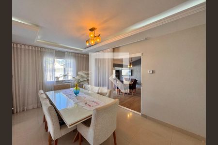 Sala de casa de condomínio à venda com 4 quartos, 310m² em Recreio dos Bandeirantes, Rio de Janeiro