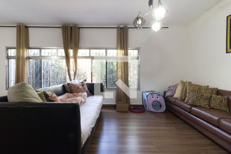 Sala de casa à venda com 4 quartos, 200m² em Vila Brasilina, São Paulo