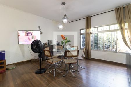 Sala de casa à venda com 4 quartos, 200m² em Vila Brasilina, São Paulo