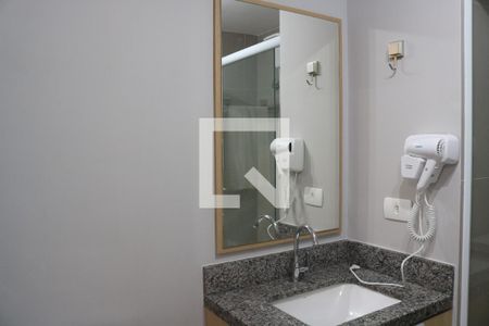 Banheiro de kitnet/studio à venda com 1 quarto, 27m² em Água Branca, São Paulo