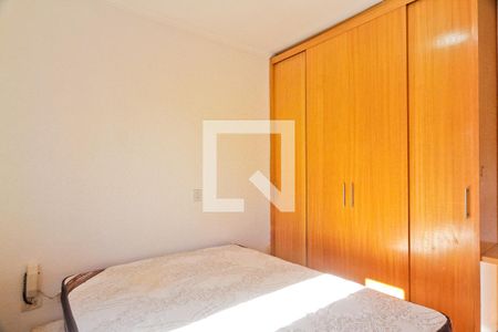 Suíte de casa à venda com 3 quartos, 212m² em Vila Mariza Mazzei, São Paulo
