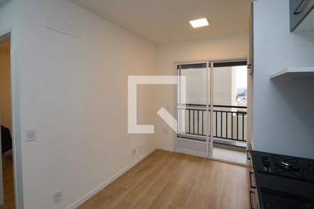 Sala / Cozinha  de apartamento para alugar com 1 quarto, 28m² em Vila Gustavo, São Paulo