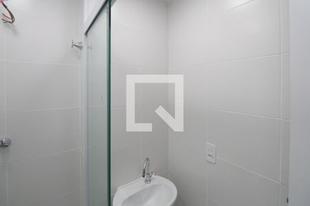 Banheiro  de apartamento para alugar com 1 quarto, 28m² em Vila Gustavo, São Paulo