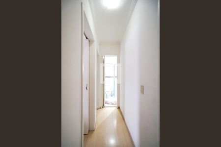 Corredor dos quartos de apartamento para alugar com 2 quartos, 49m² em Vila Carrão, São Paulo