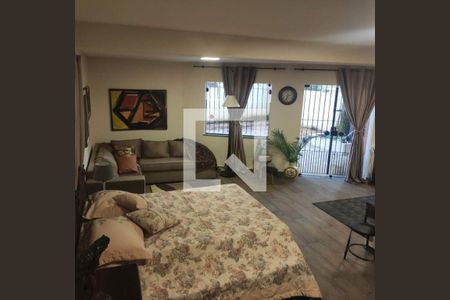 Casa à venda com 3 quartos, 330m² em Vila Irmaos Arnoni, São Paulo