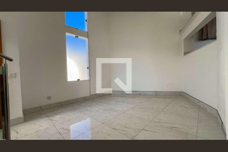 Casa à venda com 3 quartos, 500m² em Estoril, Belo Horizonte
