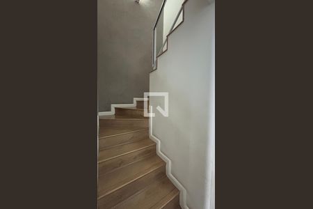 Escada de casa à venda com 2 quartos, 105m² em Campestre, Santo André
