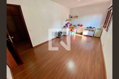 Casa à venda com 5 quartos, 360m² em Jardim da Gloria, São Paulo