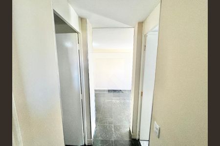 Corredor de apartamento para alugar com 2 quartos, 49m² em Lauzane Paulista, São Paulo
