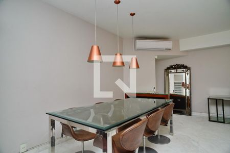 Sala de casa de condomínio para alugar com 4 quartos, 380m² em Barra da Tijuca, Rio de Janeiro