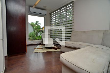 Sala de casa de condomínio para alugar com 4 quartos, 380m² em Barra da Tijuca, Rio de Janeiro