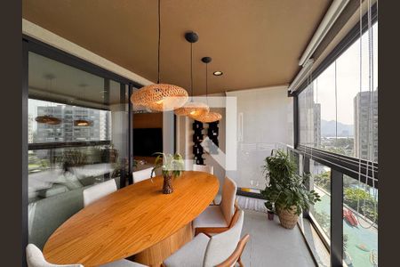 Apartamento à venda com 2 quartos, 77m² em Barra da Tijuca, Rio de Janeiro