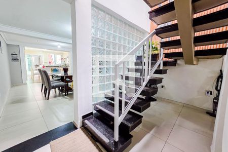 Corredor de casa à venda com 4 quartos, 251m² em Santa Terezinha, Santo André