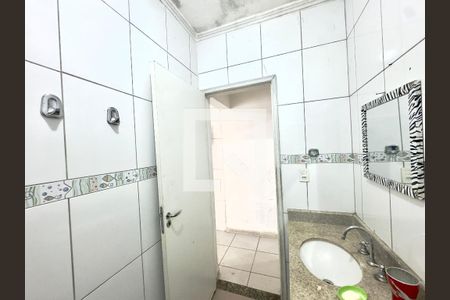 Banheiro de casa para alugar com 1 quarto, 50m² em Parque Flamengo, Guarulhos