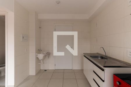 Cozinha de apartamento para alugar com 2 quartos, 33m² em Vila Ema, São Paulo