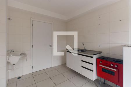Cozinha de apartamento para alugar com 2 quartos, 33m² em Vila Ema, São Paulo