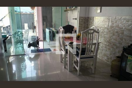 Casa à venda com 3 quartos, 120m² em Olaria, Rio de Janeiro