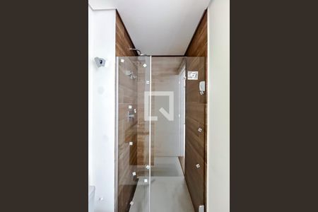 Banheiro de kitnet/studio para alugar com 1 quarto, 23m² em Vila Gomes Cardim, São Paulo