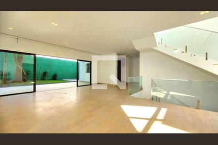 Casa à venda com 4 quartos, 647m² em Santo Amaro, São Paulo