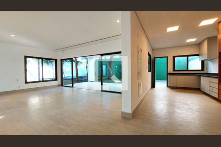 Casa à venda com 4 quartos, 647m² em Santo Amaro, São Paulo