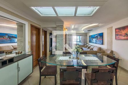 Sala de apartamento para alugar com 3 quartos, 131m² em Guilhermina, Praia Grande