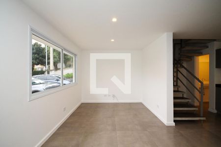 Sala de casa de condomínio para alugar com 3 quartos, 110m² em Parque Rincao, Cotia