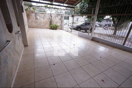 Casa para alugar com 4 quartos, 130m² em Setor Leste Universitário, Goiânia