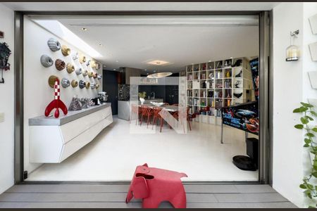 Apartamento à venda com 2 quartos, 115m² em Moema, São Paulo