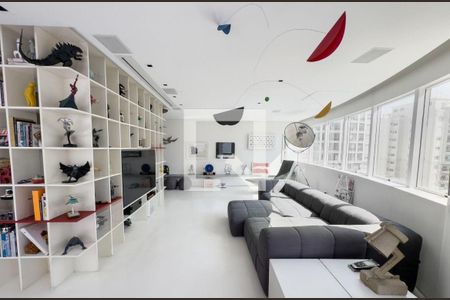 Apartamento à venda com 2 quartos, 115m² em Moema, São Paulo
