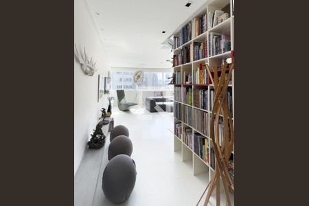 Apartamento à venda com 2 quartos, 115m² em Moema, São Paulo