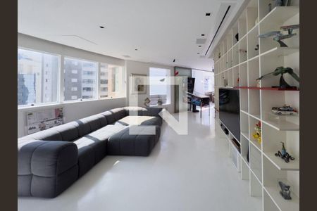 Apartamento à venda com 2 quartos, 115m² em Moema, São Paulo