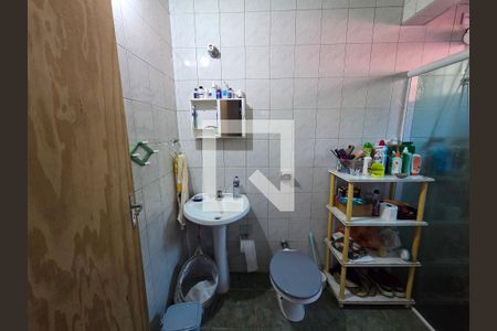 Banheiro da Suíte 1 de casa para alugar com 3 quartos, 190m² em Vilamar, Praia Grande