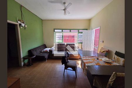 Sala de casa para alugar com 3 quartos, 190m² em Vilamar, Praia Grande