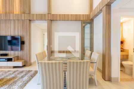 Apartamento à venda com 3 quartos, 134m² em Vila Cordeiro, São Paulo