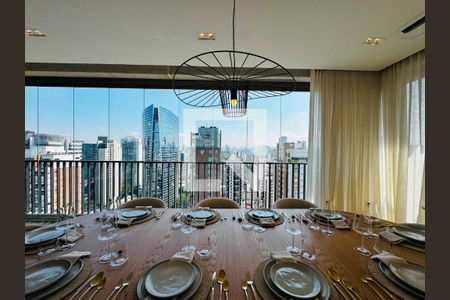 Apartamento à venda com 3 quartos, 189m² em Vila Nova Conceição, São Paulo