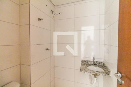 Banheiro de apartamento para alugar com 1 quarto, 28m² em Jardim Soares, São Paulo